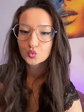 Snapshot of TheaMalekoo chatting on 24, 5, 2026 TheaMalekoo online show from 24, 5, 2026
