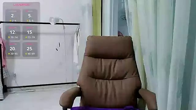 Snapshot of Leila-11 chatting on 7, 6, 2026 Leila-11 online show from 7, 6, 2026