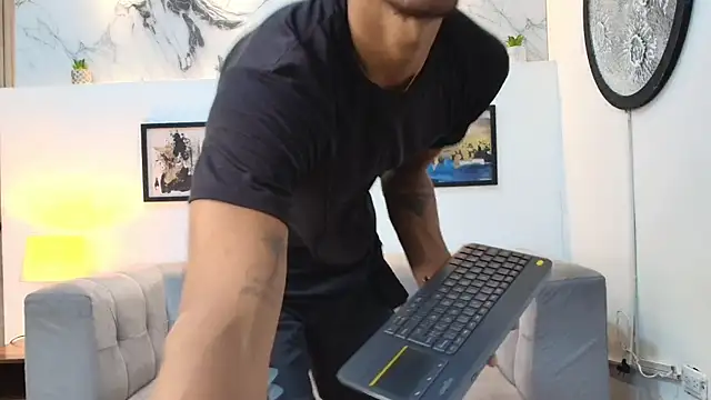 Snapshot of YOUNG_GUYS1 chatting on 13, 2, 2026 YOUNG GUYS1 online show from 13, 2, 2026