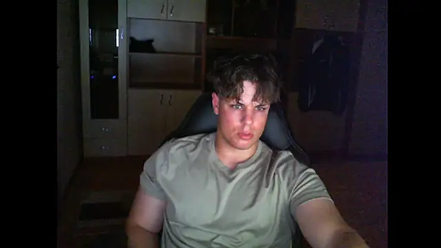 Snapshot of GymGuy0505 chatting on 5, 6, 2026 GymGuy0505 online show from 5, 6, 2026