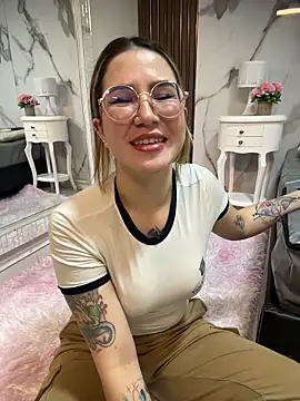 Snapshot of Annyhathatway chatting on 15, 5, 2026 Annyhathatway online show from 15, 5, 2026