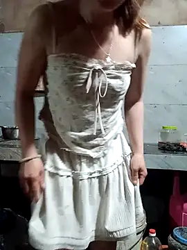 Snapshot of little-effy chatting on 12, 7, 2026 little-effy online show from 12, 7, 2026