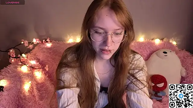 Snapshot of EmmaPratt chatting on 14, 1, 2026 EmmaPratt online show from 14, 1, 2026