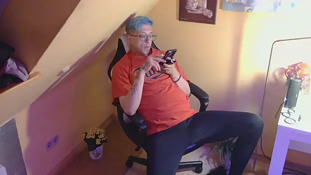 AskAveryAnything online show from 23, 4, 2026