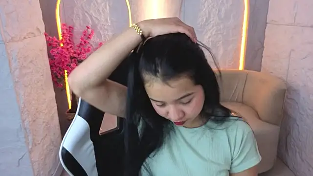 Snapshot of Sofi_Adams_Tx chatting on 15, 12, 2025 Sofi Adams Tx online show from 15, 12, 2025