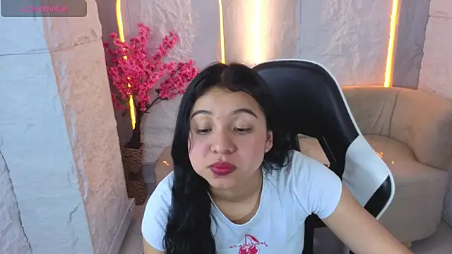 Snapshot of Sofi_Adams_Tx chatting on 18, 12, 2025 Sofi Adams Tx online show from 18, 12, 2025