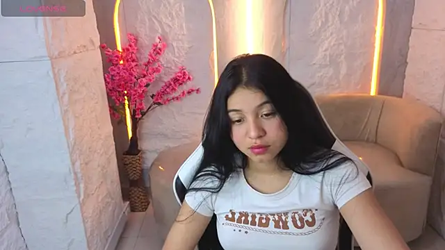 Snapshot of Sofi_Adams_Tx chatting on 20, 12, 2025 Sofi Adams Tx online show from 20, 12, 2025