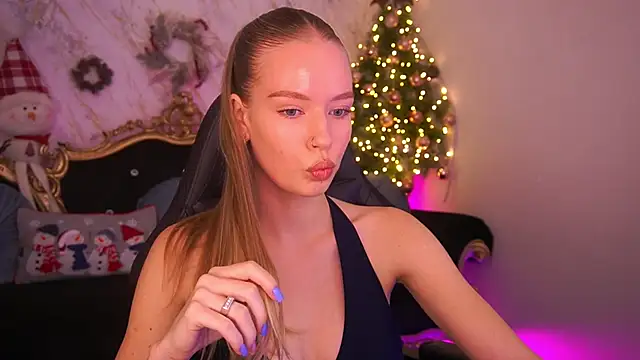 Snapshot of MollyyMayy chatting on 22, 12, 2025 MollyyMayy online show from 22, 12, 2025