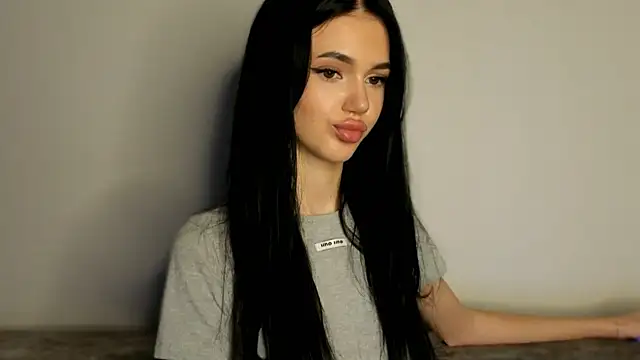 Snapshot of fit_leese chatting on 9, 5, 2026 fit leese online show from 9, 5, 2026