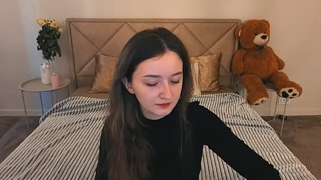 CyrenaLuxe online show from 24, 3, 2026