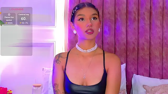 Mimi-Nyx online show from 4, 5, 2026