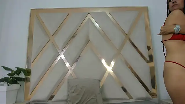 Selenaasm online show from 2, 2, 2026