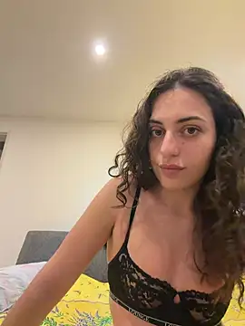Snapshot of CoquineCharmeuse chatting on 19, 4, 2026 CoquineCharmeuse online show from 19, 4, 2026