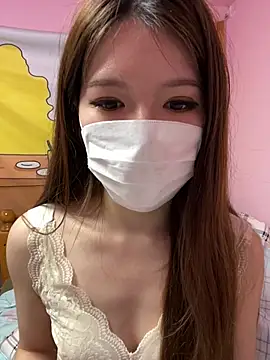 Snapshot of Momochen8839 chatting on 5, 4, 2026 Momochen8839 online show from 5, 4, 2026