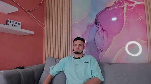 Snapshot of Magicsexx69 chatting on 15, 12, 2025 Magicsexx69 online show from 15, 12, 2025