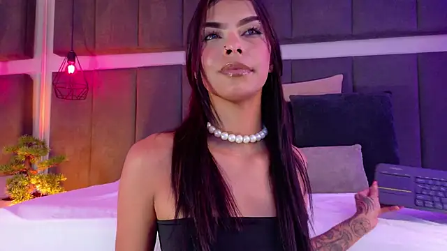 luna blannco online show from 4, 3, 2026