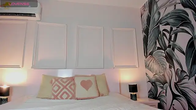 EVANGELIINE 21 online show from 1, 2, 2026