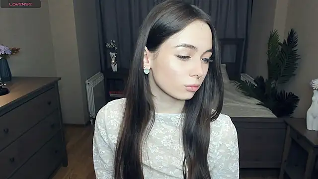 YvonneRobes online show from 23, 2, 2026