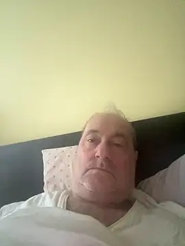 Snapshot of csikar chatting on 24, 4, 2026 csikar online show from 24, 4, 2026