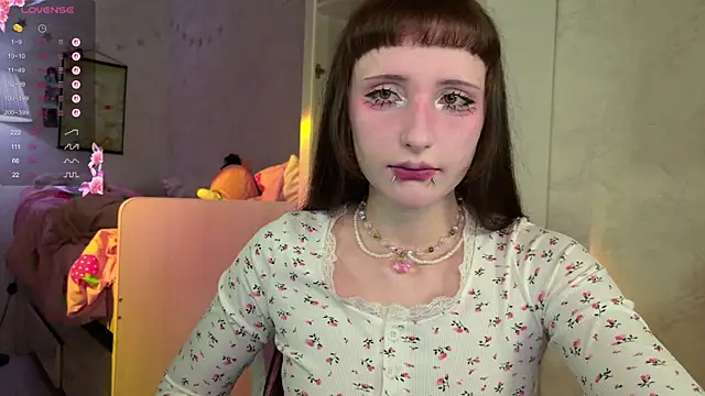 MiraJades online show from 1, 4, 2026