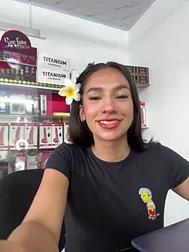 Snapshot of lunaluxury22 chatting on 27, 5, 2026 lunaluxury22 online show from 27, 5, 2026