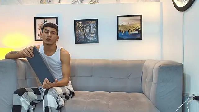 Snapshot of DIAMOND_BLACKS chatting on 6, 2, 2026 DIAMOND BLACKS online show from 6, 2, 2026