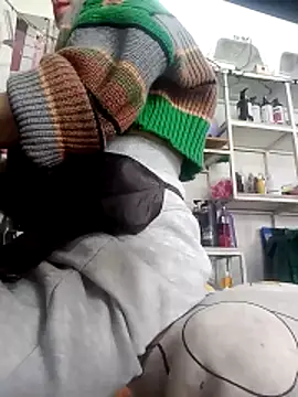 SARA6926969 online show from 10, 2, 2026