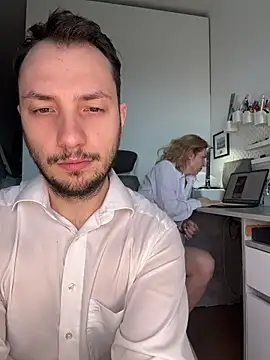 Lovebackground online show from 2, 4, 2026