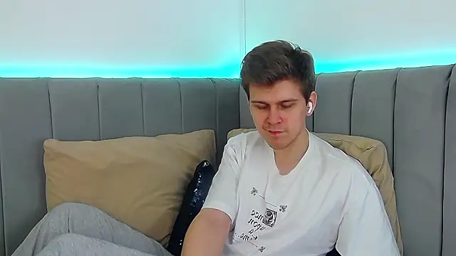 Snapshot of NickJohnas chatting on 17, 1, 2026 NickJohnas online show from 17, 1, 2026