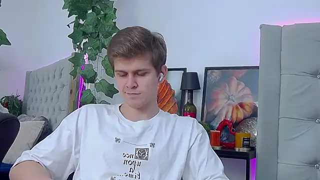 Snapshot of NickJohnas chatting on 4, 2, 2026 NickJohnas online show from 4, 2, 2026