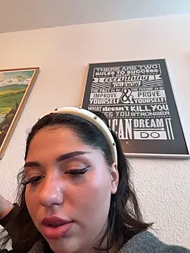 Snapshot of SilkyMira chatting on 7, 2, 2026 SilkyMira online show from 7, 2, 2026