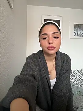 Snapshot of SilkyMira chatting on 10, 2, 2026 SilkyMira online show from 10, 2, 2026