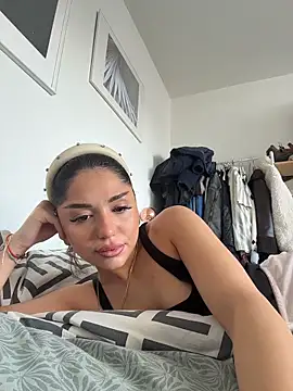 Snapshot of SilkyMira chatting on 14, 2, 2026 SilkyMira online show from 14, 2, 2026