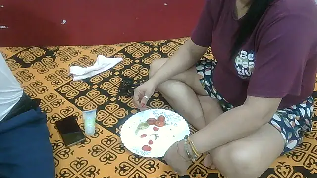 Snapshot of Lovelycouple25 chatting on 21, 6, 2026 Lovelycouple25 online show from 21, 6, 2026