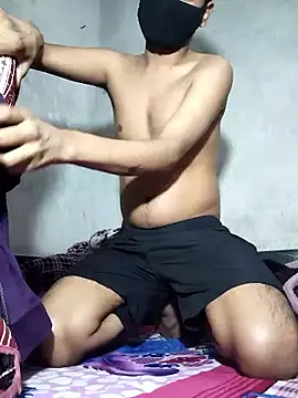 Snapshot of realcouple71 chatting on 13, 1, 2026 realcouple71 online show from 13, 1, 2026