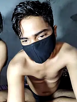 Snapshot of realcouple71 chatting on 3, 2, 2026 realcouple71 online show from 3, 2, 2026