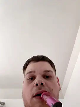 Snapshot of WaningNorth chatting on 6, 4, 2026 WaningNorth online show from 6, 4, 2026