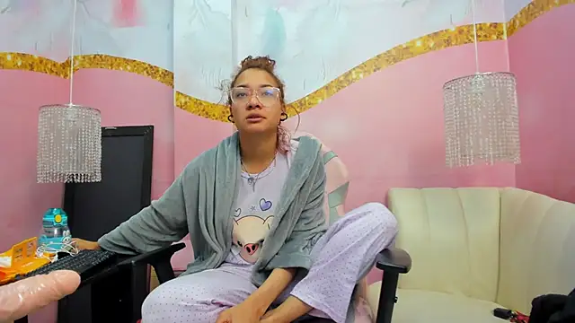 Snapshot of Jadde_Greyy_ chatting on 19, 4, 2026 Jadde Greyy online show from 19, 4, 2026