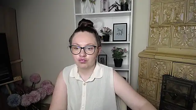 Snapshot of LiliaErmi chatting on 28, 6, 2026 LiliaErmi online show from 28, 6, 2026