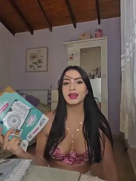 Snapshot of Esmeralda_Rossi chatting on 7, 2, 2026 Esmeralda Rossi online show from 7, 2, 2026