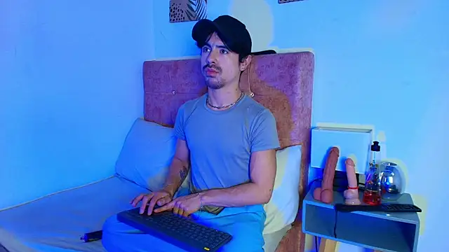 Snapshot of Ethan_Briggs chatting on 7, 1, 2026 Ethan Briggs online show from 7, 1, 2026