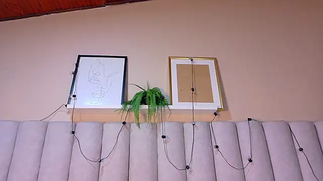 Miia Anderson online show from 16, 4, 2026