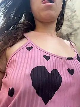 Snapshot of YourSlutQueen chatting on 1, 7, 2026 YourSlutQueen online show from 1, 7, 2026