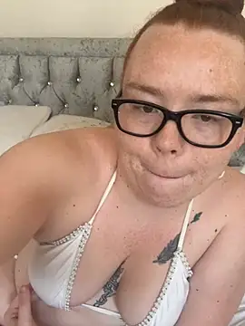 Snapshot of AnnieAinsx chatting on 25, 5, 2026 AnnieAinsx online show from 25, 5, 2026