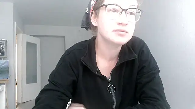 Snapshot of Alice_newhome chatting on 21, 6, 2026 Alice newhome online show from 21, 6, 2026