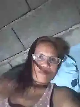 Snapshot of Petite_elise chatting on 12, 1, 2026 Petite elise online show from 12, 1, 2026