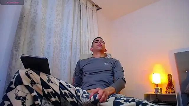 TOMBOYSEXX online show from 8, 1, 2026