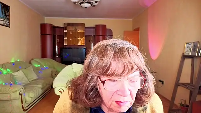 Snapshot of Betty_Bricks chatting on 22, 12, 2025 Betty Bricks online show from 22, 12, 2025