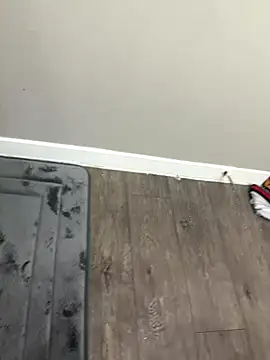 Snapshot of MrRedOne chatting on 17, 12, 2025 MrRedOne online show from 17, 12, 2025