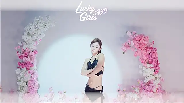 Snapshot of Luckygirls-339 chatting on 24, 5, 2026 Luckygirls-339 online show from 24, 5, 2026
